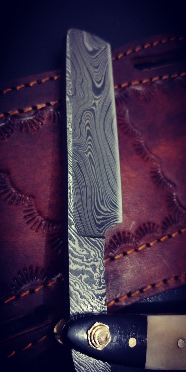 Handmade Damascus Steel Straight Razor Groomsman Boyfriend Gift With Shaving ready Classic Barber Blade Perfect Gift for Men Gift for Him